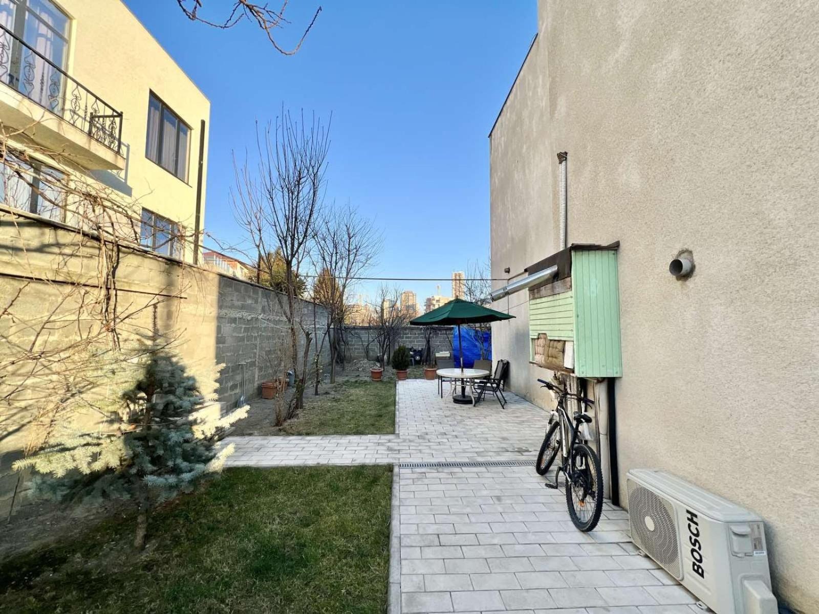 Villa In Tbilisi Exteriör bild